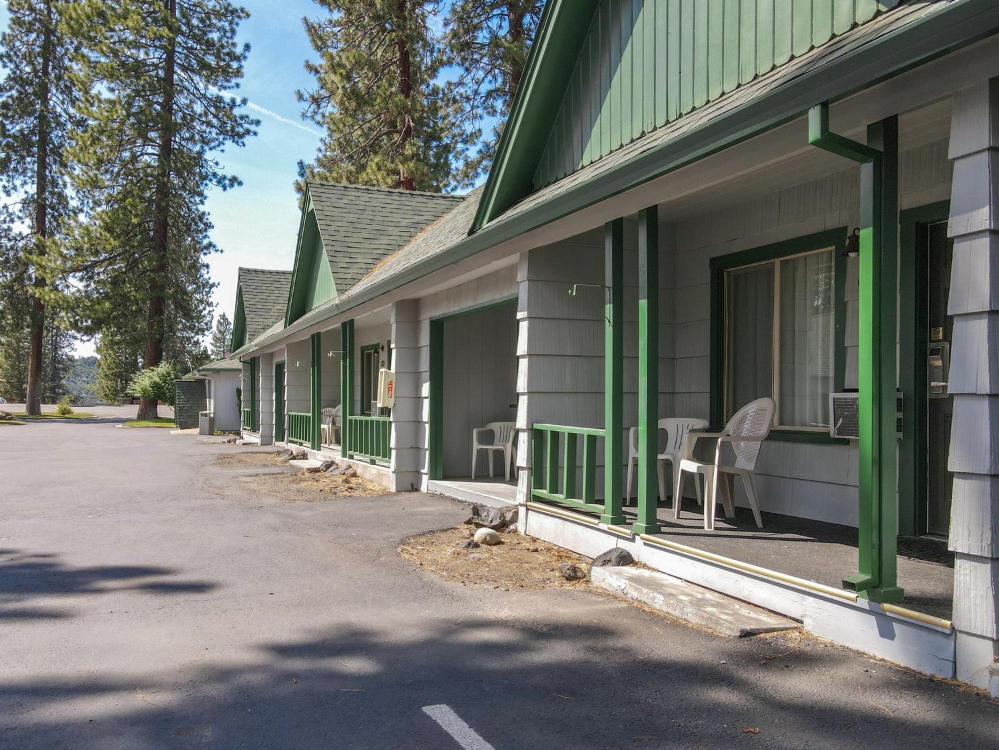 Green Gables Motel & Suites Burney 外观 照片